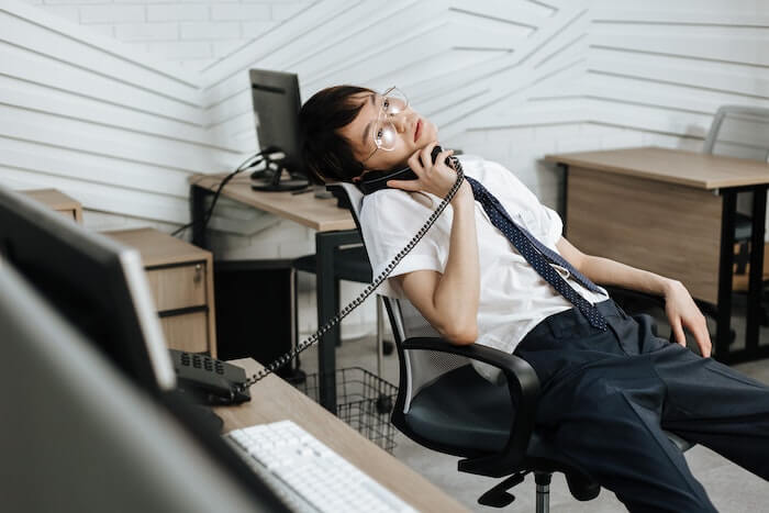 Individuals who are hard to contact must raise red flags for hosts