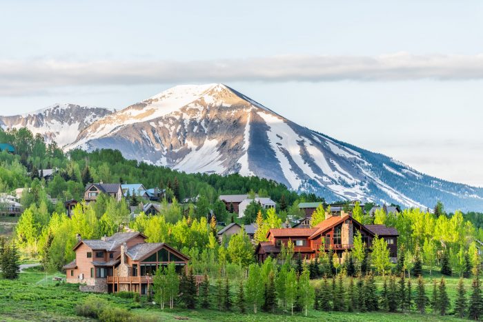 best cities for Airbnb: Colorado landscape