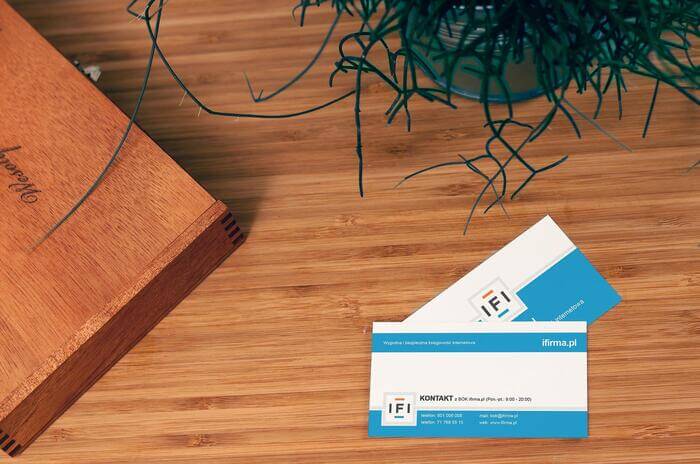 Use an Airbnb business card to show off your brand